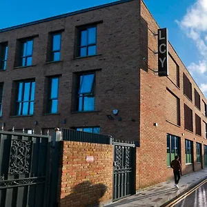 https://london-city-airport-apartment.brighton-hotels-england.com
