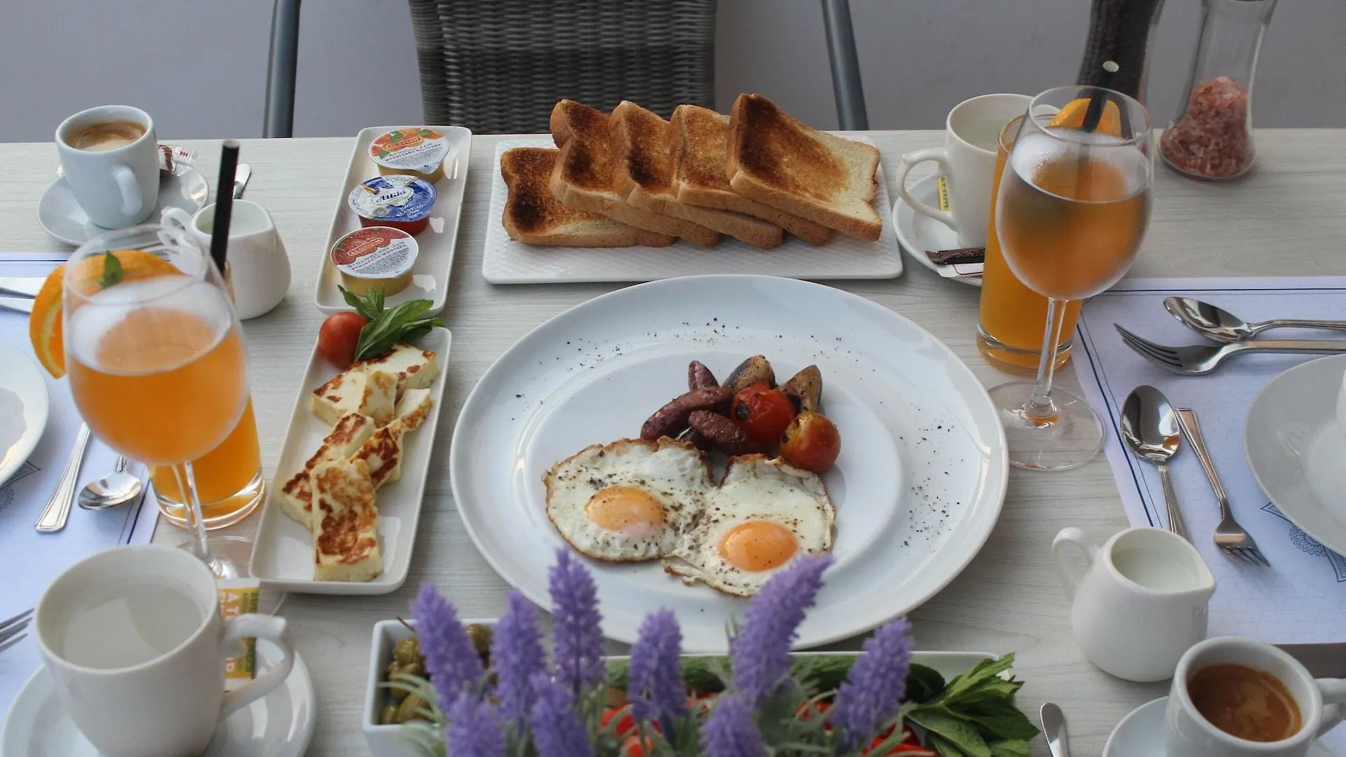 La Veranda Hotel لارنكا