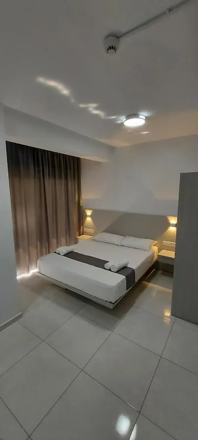 La Veranda Hotel لارنكا 3*,  قبرص